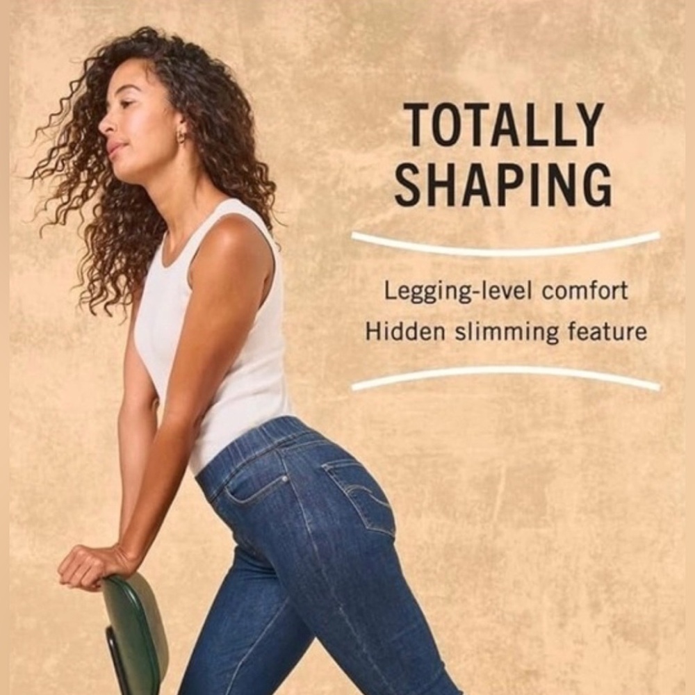 LEVI’S Signature Totally Shaping Pull-On Jeans - NEW w/ Tags - Size 12 - Picture 3 of 10